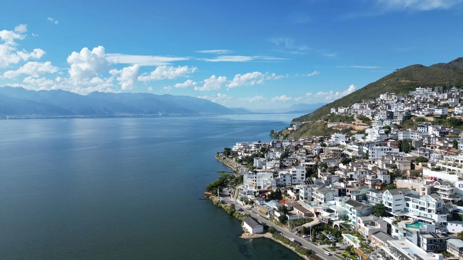 Erhai Lake and mountain scenery near Dali, Yunnan