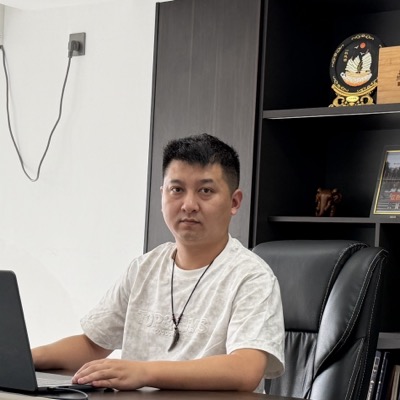 Leo Deng, General Manager of Wanxing Travel